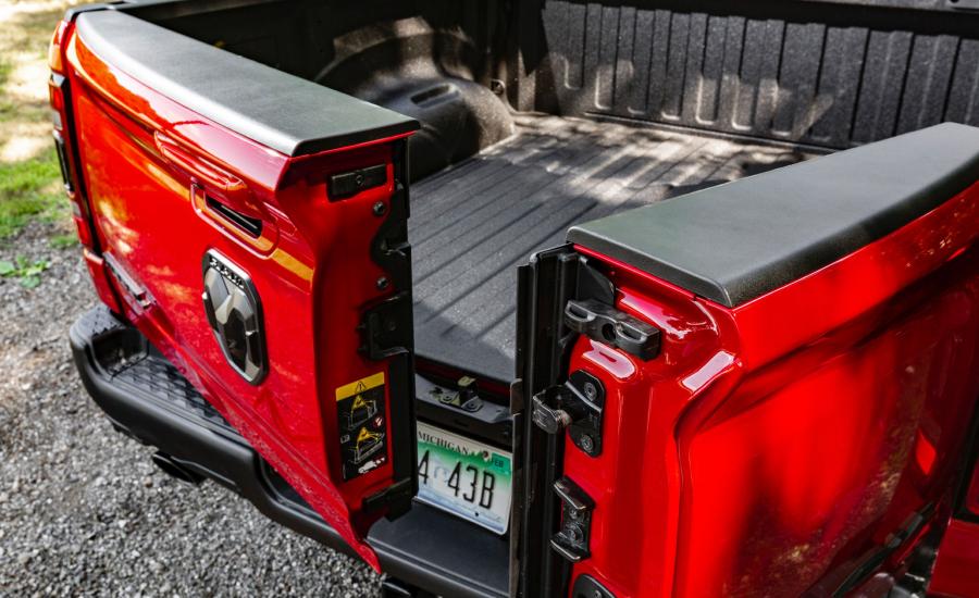 Багажник Ram 1500 Rebel Crew Cab EcoDiesel (DT) 2019 года  (фото 42 из 43)